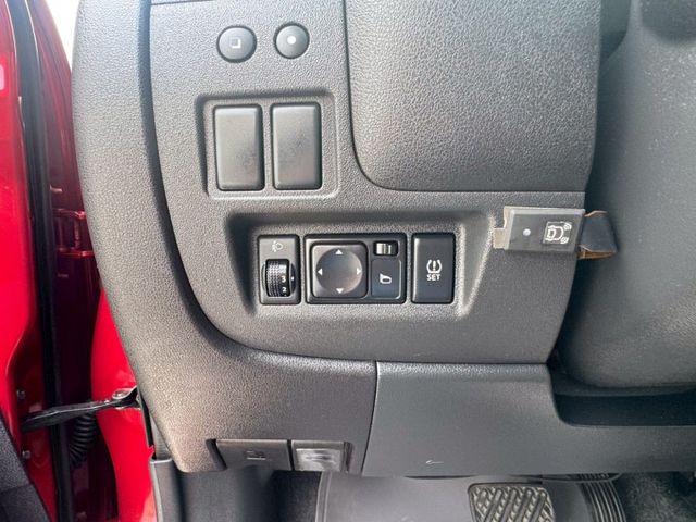 輕巧小車身 省油省稅金 不用20萬  第15張相片