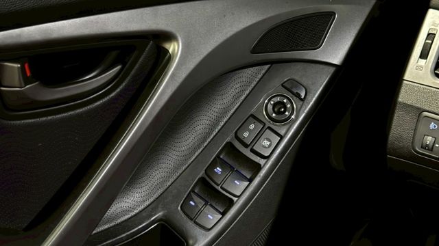 旗艦頂配版 配備全滿 改LED頭燈  第16張相片