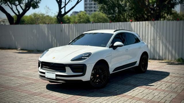 原廠保固中 小改款 配備基本滿  第2張相片