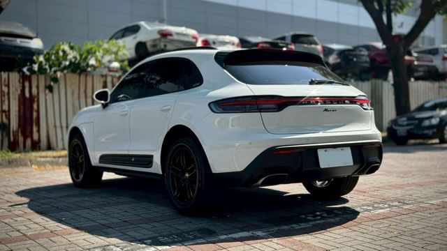 原廠保固中 小改款 配備基本滿  第7張相片