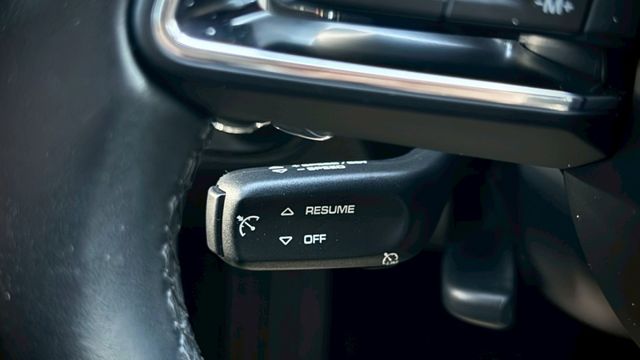 原廠保固中 小改款 配備基本滿  第17張相片