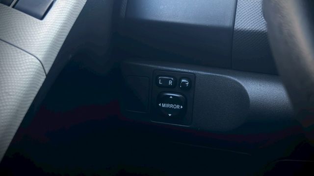 都會小休旅 加裝安卓機 倒車顯影~  第14張相片