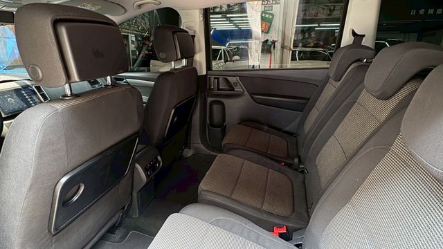 柴油7人座，家庭旅遊更省更方便，贈送安卓機  第11張相片