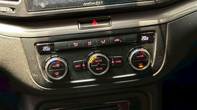 柴油7人座，家庭旅遊更省更方便，贈送安卓機  第16張相片