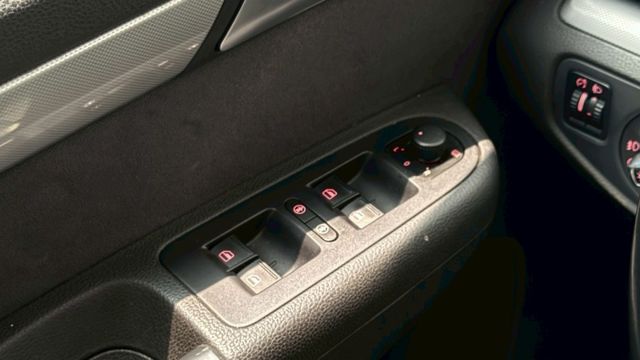 柴油7人座，家庭旅遊更省更方便，贈送安卓機  第17張相片