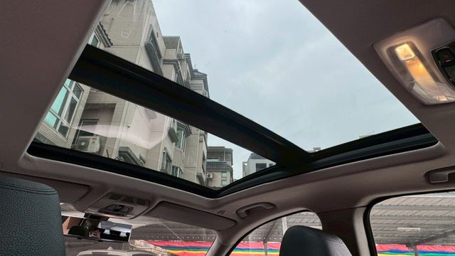 原鈑件 附上9萬整理工單 電動記憶座椅 前後雷達  第18張相片