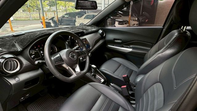 一手車 原廠定期保養＋已鍍膜  第10張相片