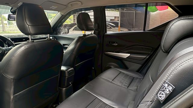 一手車 原廠定期保養＋已鍍膜  第11張相片