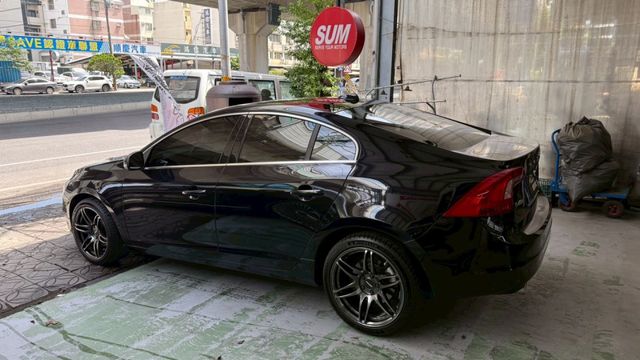安全性極佳 動力十足 全車打蠟完畢  第7張相片
