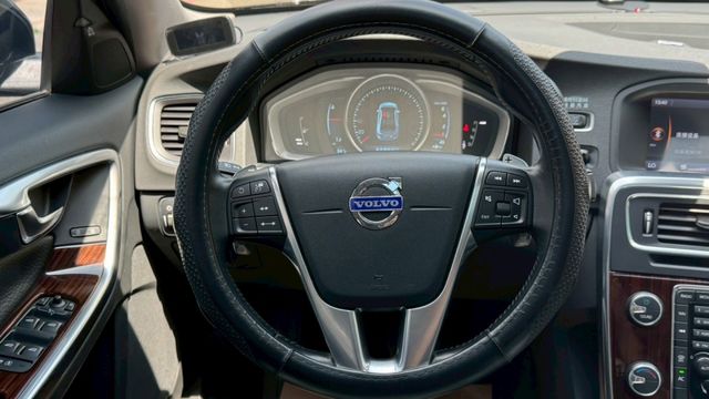 安全性極佳 動力十足 全車打蠟完畢  第10張相片