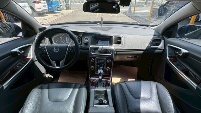 安全性極佳 動力十足 全車打蠟完畢  第12張相片