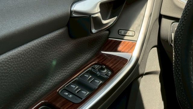 安全性極佳 動力十足 全車打蠟完畢  第17張相片