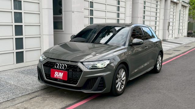S line 套件賦予其侵略性的運動造型（含專屬空力套件與鋁圈）車室配備大尺寸數位儀表與觸控螢幕，科技感十足  第1張相片