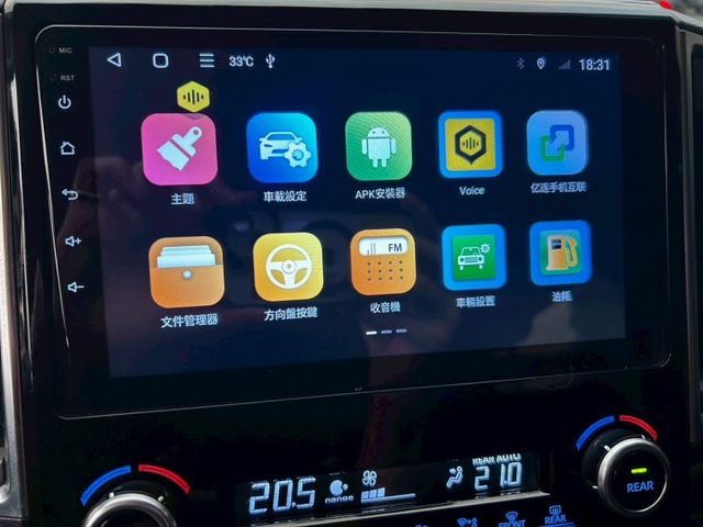 *舒適大空間＋柴油高扭力~雙電滑門 電動座椅更顯科感!!  第18張相片