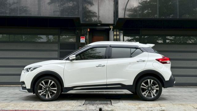 對色 頂配 一手女用車 加選抬頭顯示器  第4張相片
