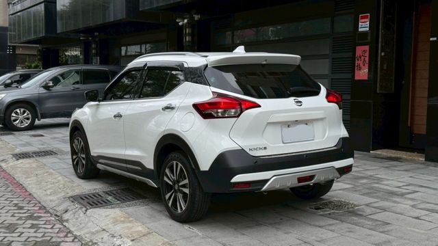 對色 頂配 一手女用車 加選抬頭顯示器  第7張相片