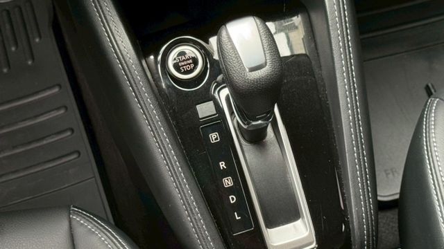 對色 頂配 一手女用車 加選抬頭顯示器  第14張相片