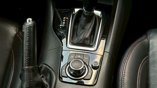 頂級型2.0 自然進氣養護相對單純、開起來線性  第13張相片