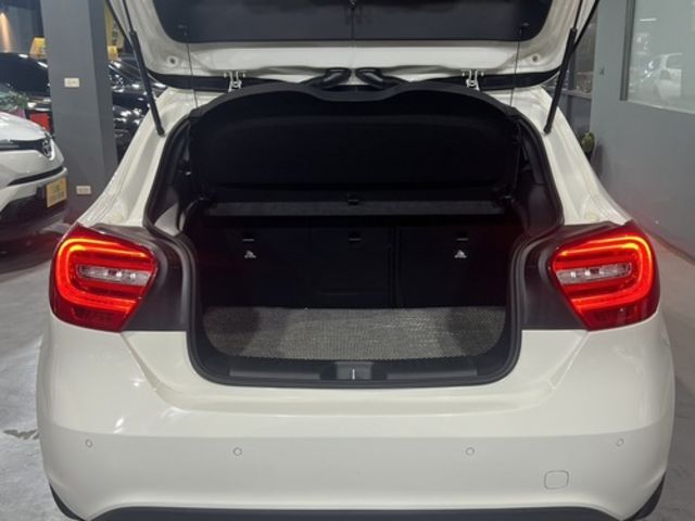 M-BENZ賓士 A180  第7張相片