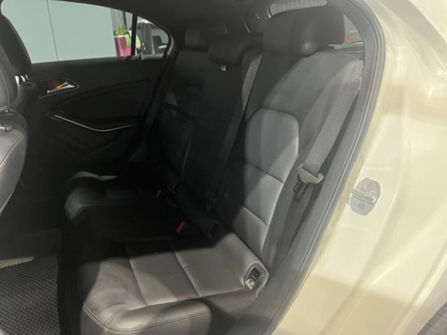 M-BENZ賓士 A180  第17張相片