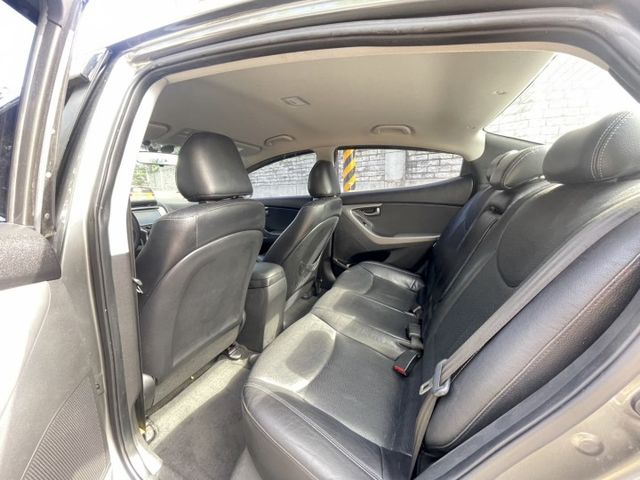 ELANTRA  第7張相片
