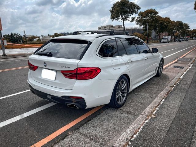 G31 520d touring M-sport  HK音響、無線充電版  第4張相片