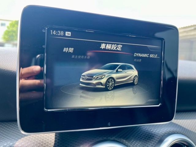 M-BENZ賓士 A180  第10張相片