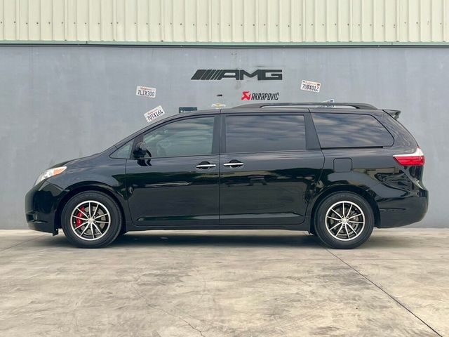 TOYOTA豐田 SIENNA  第3張相片