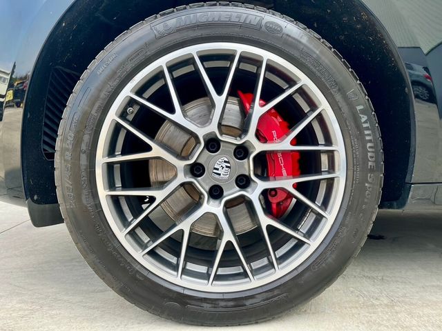 PORSCHE保時捷 MACAN TURBO  第37張相片