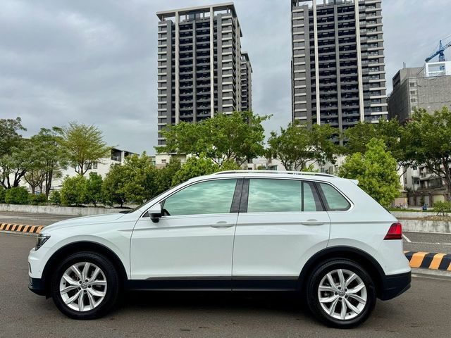 VOLKSWAGEN福斯 TIGUAN  第2張相片