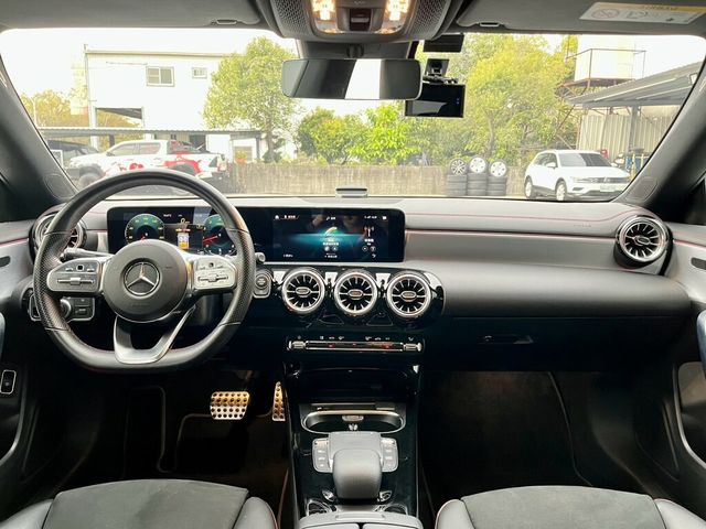 M-BENZ賓士 CLA250  第9張相片