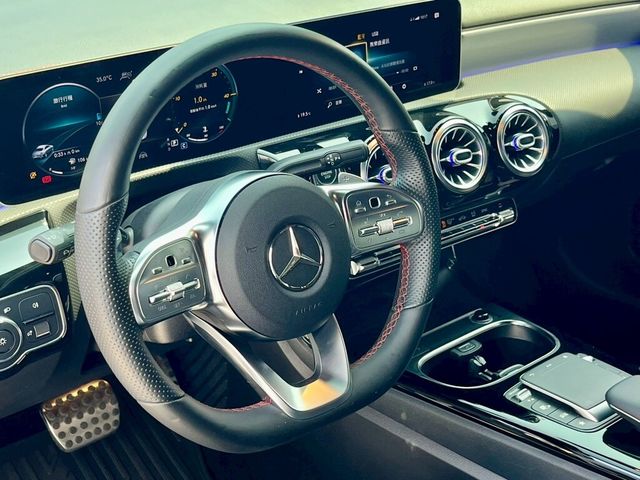 M-BENZ賓士 CLA250  第6張相片