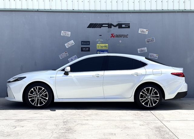 TOYOTA豐田 CAMRY HYBRID  第3張相片