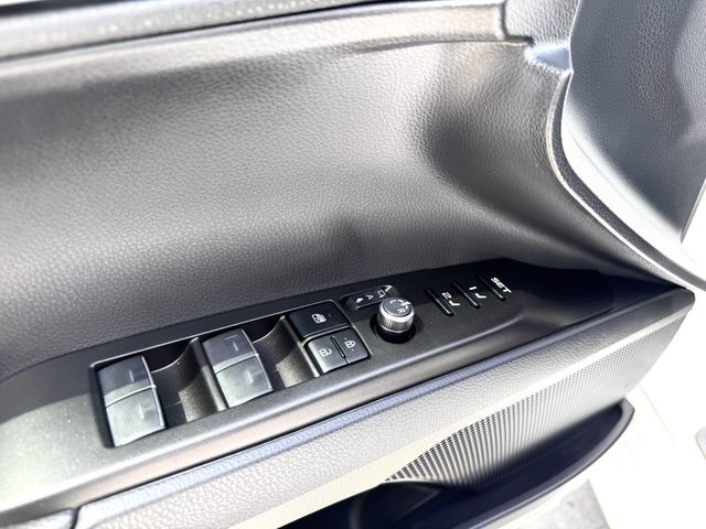 TOYOTA豐田 CAMRY HYBRID  第15張相片