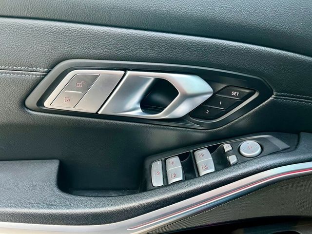 BMW寶馬 330I M SPORT  第15張相片
