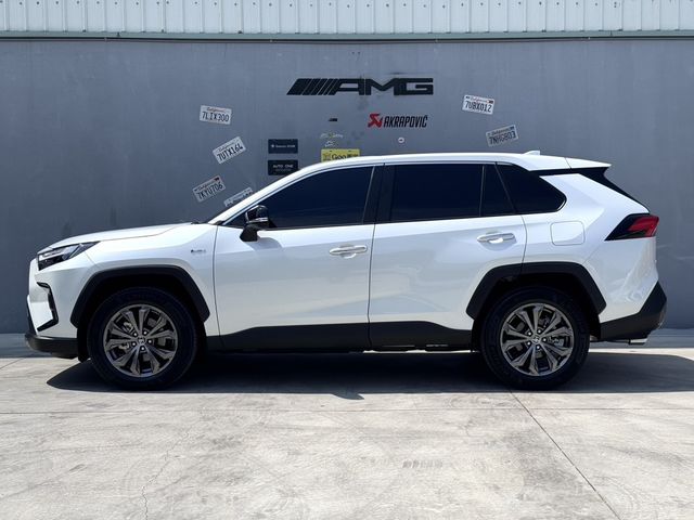 TOYOTA豐田 RAV4  第3張相片