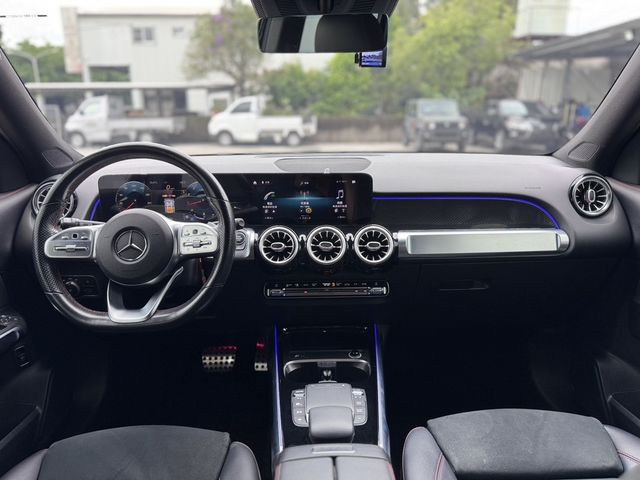 M-BENZ賓士 GLB200  第7張相片