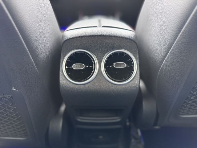 M-BENZ賓士 GLB200  第14張相片