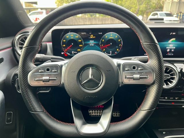M-BENZ賓士 CLA250  第10張相片