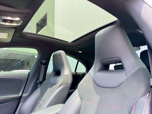 M-BENZ賓士 CLA250  第7張相片