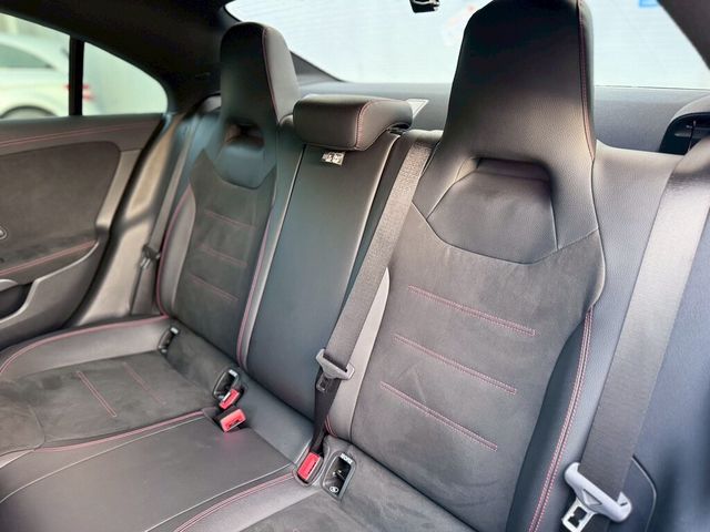 M-BENZ賓士 CLA250  第8張相片