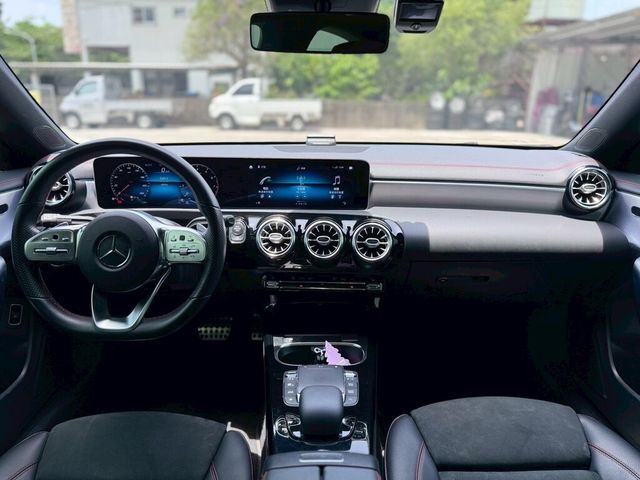 M-BENZ賓士 CLA250  第9張相片