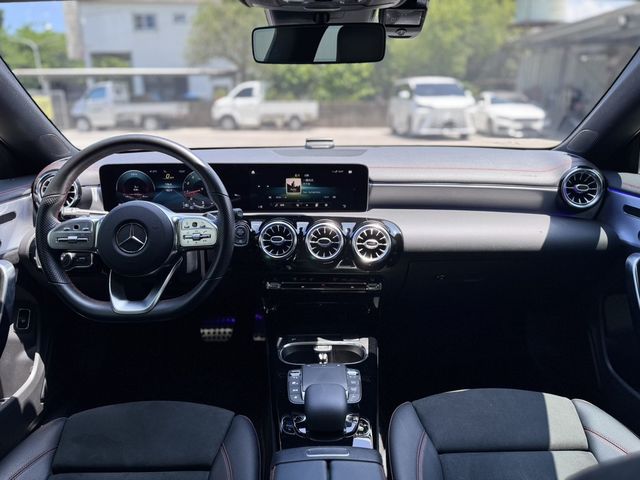 M-BENZ賓士 CLA250  第7張相片