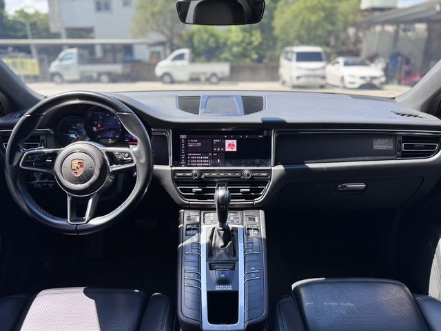 PORSCHE保時捷 MACAN  第7張相片