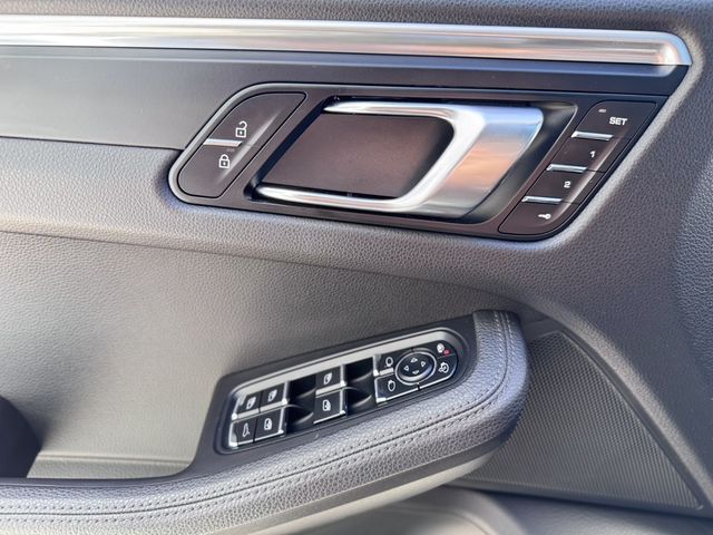 PORSCHE保時捷 MACAN  第14張相片