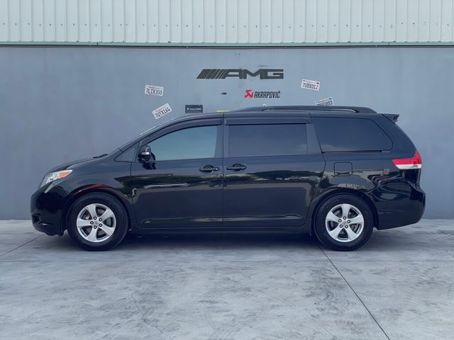 TOYOTA豐田 SIENNA  第3張相片
