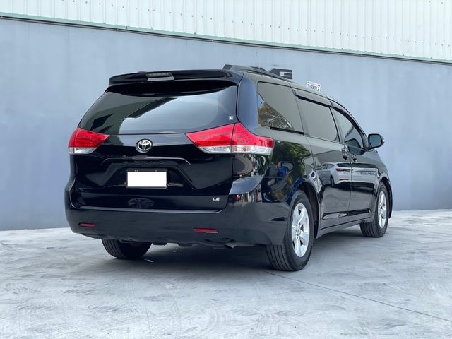 TOYOTA豐田 SIENNA  第4張相片