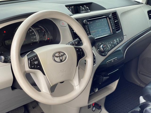 TOYOTA豐田 SIENNA  第6張相片