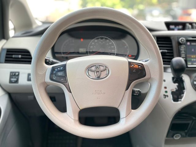 TOYOTA豐田 SIENNA  第7張相片