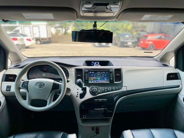 TOYOTA豐田 SIENNA  第8張相片